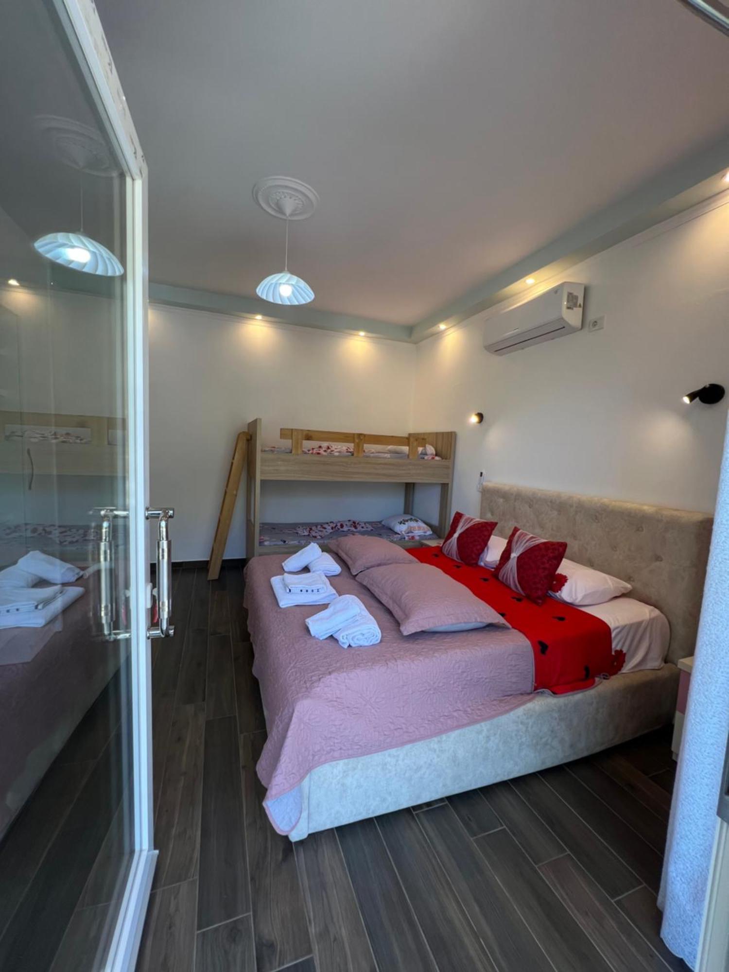 Adriatik Guesthouse Пермети Экстерьер фото